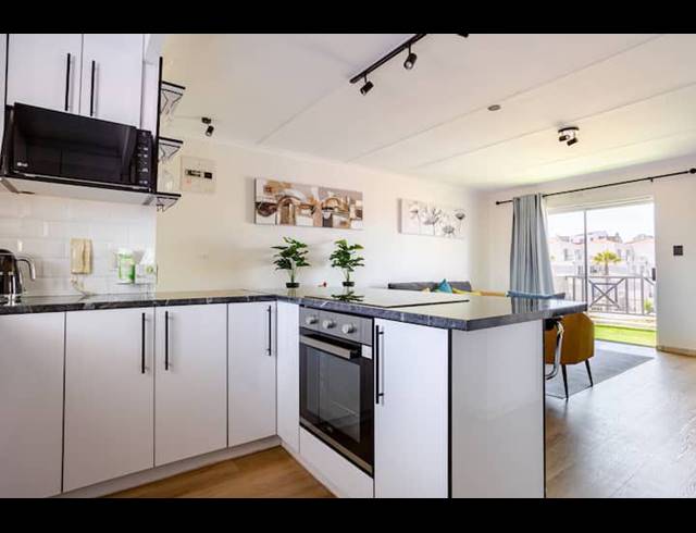 1 BEDROOM APARTMENT TO LET IN WEST BEACH